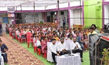 धमतरी प्रशासन की अनूठी 'पहल': युवाओं को मिलेगी मुफ्त कोचिंग