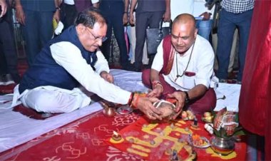 ​धमतरी में विकास की नई सुबह: कमार समुदाय का सशक्तिकरण और अंतर्राज्यीय व्यापार का नया केंद्र बनता 'बोरई'