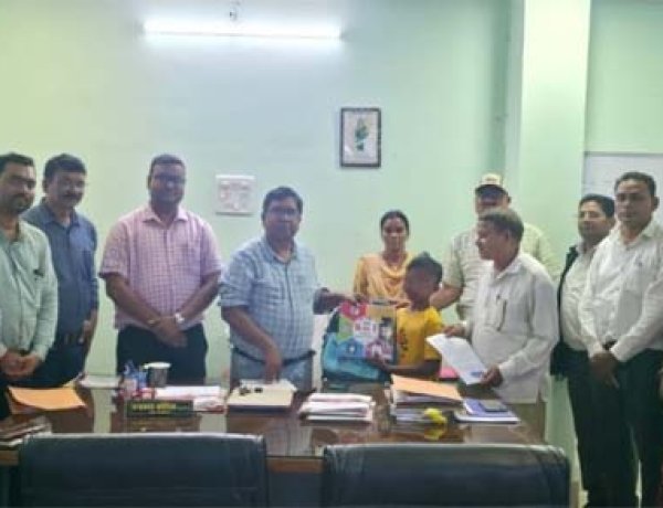 भटके मासूम को मिला अपना परिवार: बाल कल्याण समिति बालोद की पहल बनी नई जिंदगी की उम्मीद