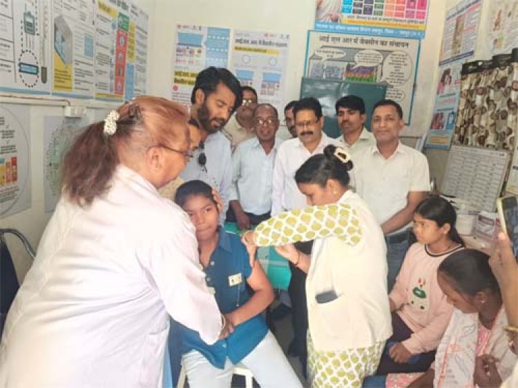 सर्वाइकल कैंसर से बचाव के लिए जशपुर में एचपीवी टीकाकरण अभियान तेज