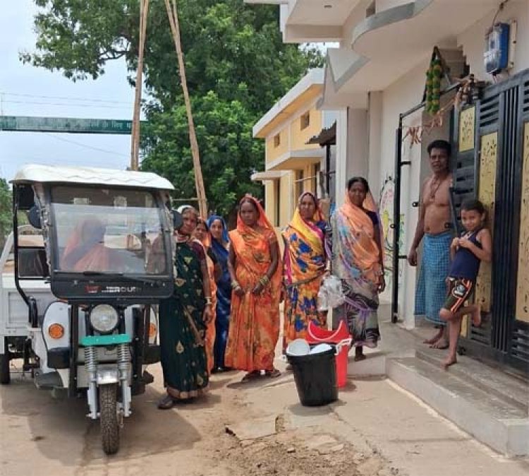 ईवी गार्बेज रिक्शा और लोडर वाहन से बदल रही ग्रामीण अर्थव्यवस्था, महिलाओं को मिल रहा आत्मनिर्भरता का नया आधार