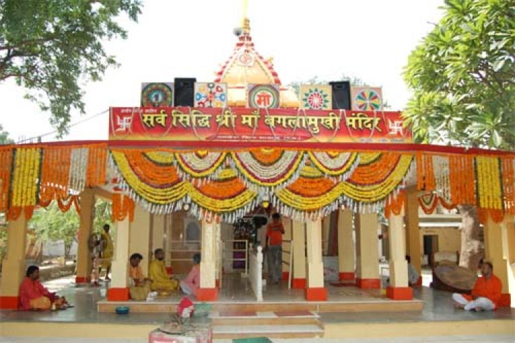 मां बगलामुखी मंदिर के दान में सेंध का आरोप , कलेक्टर ने जांच समिति बनाई