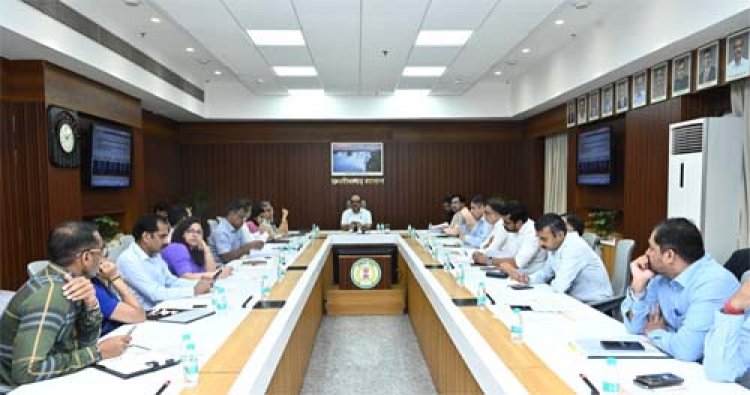 मुख्य सचिव विकासशील ने सचिवों की ली उच्च स्तरीय बैठक