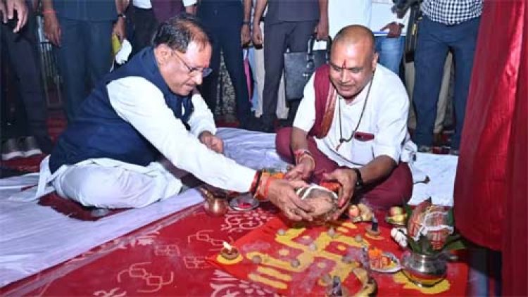 ​धमतरी में विकास की नई सुबह: कमार समुदाय का सशक्तिकरण और अंतर्राज्यीय व्यापार का नया केंद्र बनता 'बोरई'