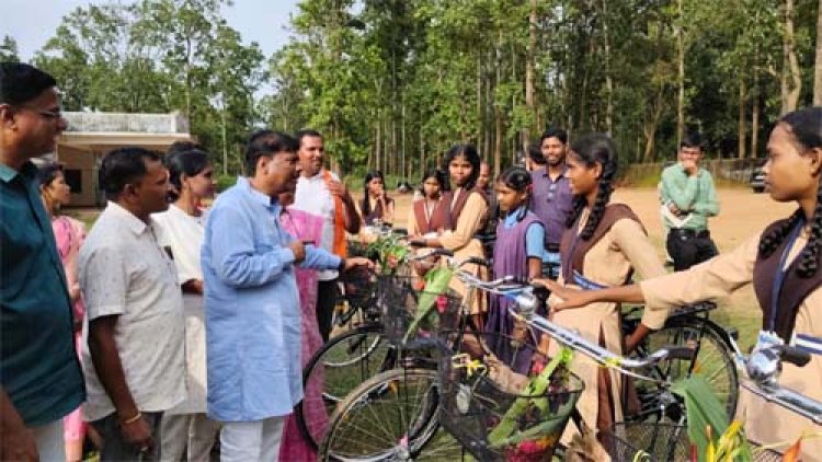 शिक्षा ही उज्ज्वल भविष्य की सबसे मजबूत आधारशिला : वन मंत्री केदार कश्यप