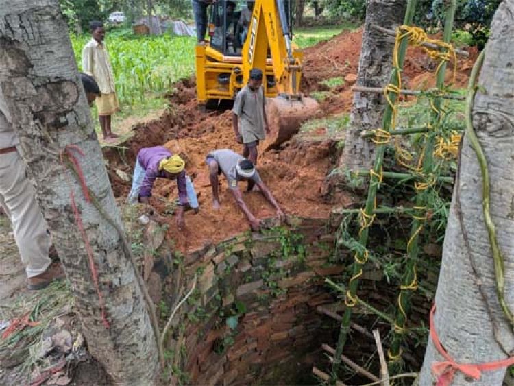 15 घंटे की मशक्कत के बाद कुएँ में गिरे भालू का सुरक्षित रेस्क्यू