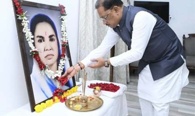 मुख्यमंत्री साय ने छत्तीसगढ़ की प्रथम महिला सांसद और समाज सेविका मिनीमाता जी की पुण्यतिथि पर किया नमन