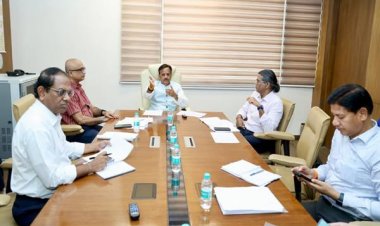 बालाघाट में चिकित्सकीय एवं सहायक चिकित्सकीय मैनपावर सर्वोच्च प्राथमिकता से सुदृढ़ करें : उप मुख्यमंत्री शुक्ल