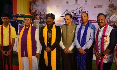 केन्द्रीय मंत्री अर्जुन राम मेघवाल व भागीरथ चौधरी तथा मुख्य सचिव वी. श्रीनिवास  बीकानेर हाउस के तीजोत्सव-2026 में शामिल हुए