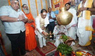 मुख्यमंत्री विष्णुदेव साय ने बाबा कर्मेश्वर का किया रुद्राभिषेक, प्रदेशवासियों की सुख-समृद्धि और खुशहाली की कामना की