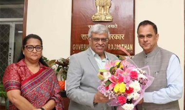 मुख्य सचिव वी. श्रीनिवास से आठवें केंद्रीय वेतन आयोग के सदस्य सचिव ने की भेंट