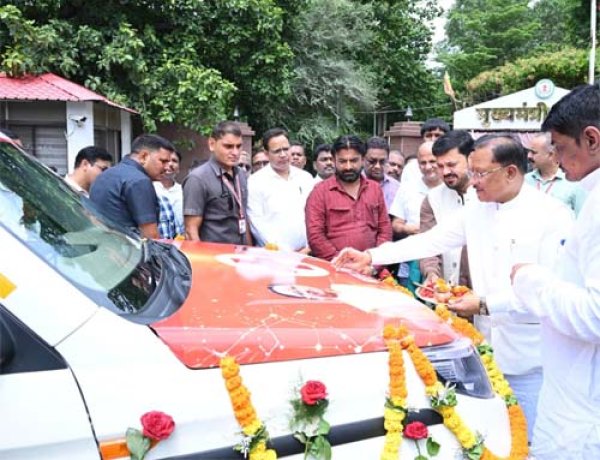 मुख्यमंत्री विष्णु देव साय ने धरसींवा विधानसभा को दी निःशुल्क एम्बुलेंस की सौगात