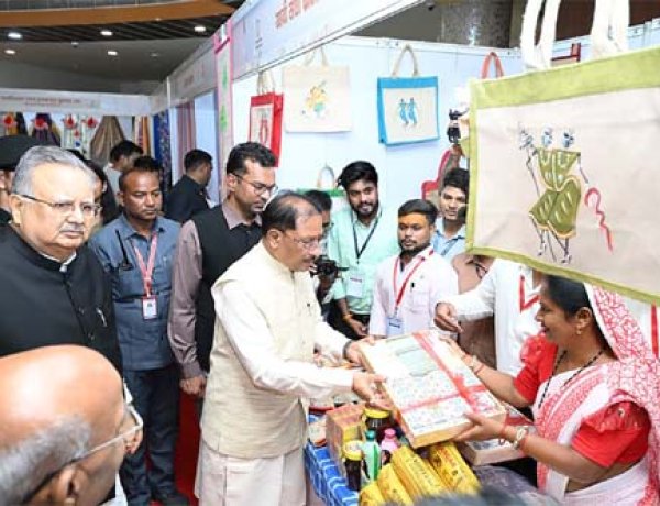 कोसा की चमक अब वैश्विक बाजार तक : मुख्यमंत्री ने लॉन्च किया छत्तीसगढ़ का प्रीमियम हैंडलूम ब्रांड 'कोशल फैब'