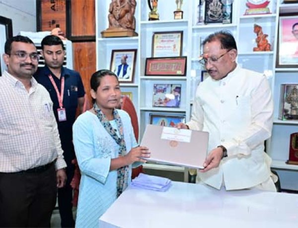 दृष्टिबाधा नहीं बनी बाधा, जयमंती के सपनों को मिली डिजिटल उड़ान