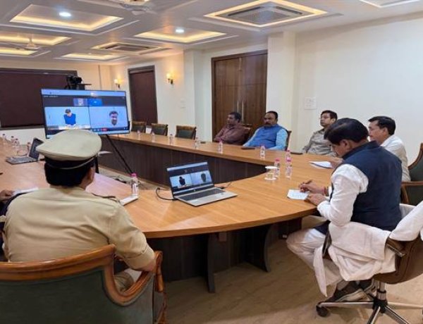 मुख्यमंत्री डॉ. यादव शनिवार को दिल्ली से सीधे रीवा पहुंचे