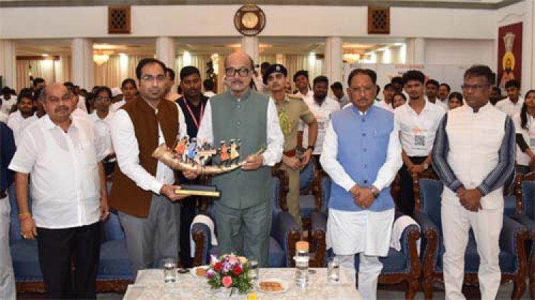 राज्यपाल डेका और मुख्यमंत्री साय की उपस्थिति में लोक भवन में हुआ ‘नशा मुक्त युवा विकसित भारत संकल्प अभियान‘ का शुभारंभ