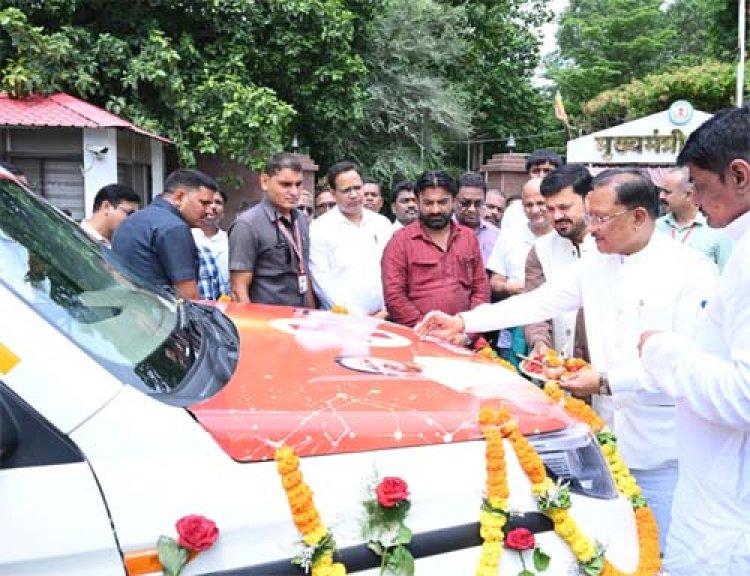 मुख्यमंत्री विष्णु देव साय ने धरसींवा विधानसभा को दी निःशुल्क एम्बुलेंस की सौगात