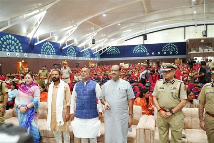 देश की बेटियां आज हर क्षेत्र में नेतृत्व कर रही हैं: लोकसभा अध्यक्ष