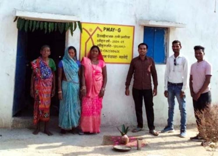पीएम आवास योजना ने बदली रत्नी की जिंदगी, कच्चे आशियाने से पक्के घर तक पहुंचा सफर