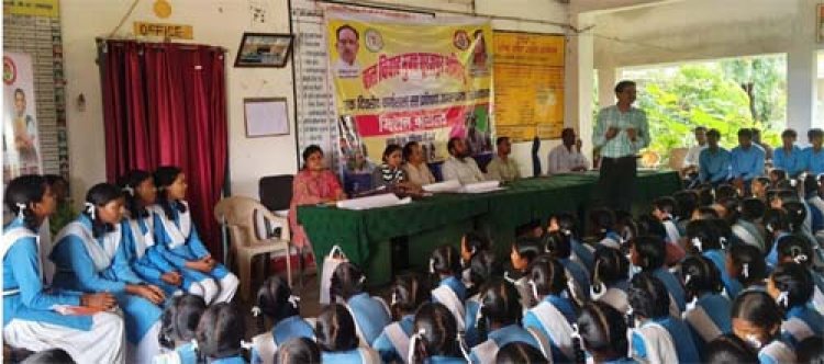 छत्तीसगढ़ को बाल विवाह मुक्त बनाने के लिए छात्राओं को किया जागरूक, सुरक्षा एवं अधिकारों की दी जानकारी