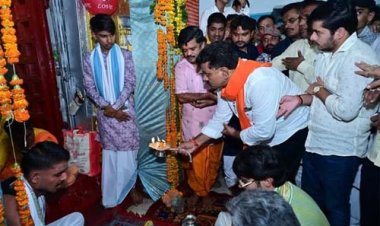 उप मुख्यमंत्री एवं कवर्धा विधायक विजय शर्मा ने श्रीकृष्ण जन्माष्टमी पर राधा-कृष्ण बड़े मंदिर में की पूजा-अर्चना