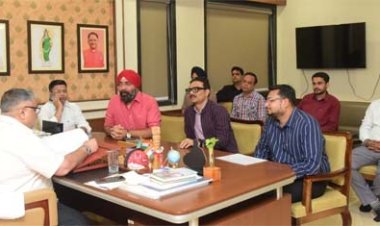 छत्तीसगढ़ ट्रेवल एंड टूरिज्म एसोसिएशन के प्रतिनिधिमंडल ने पर्यटन मंत्री राजेश अग्रवाल से की सौजन्य भेंट