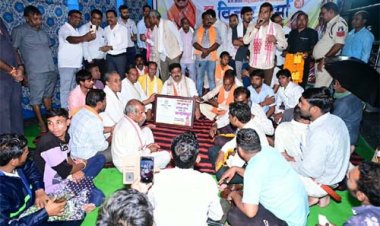 वर्षों पुरानी मांग हुई पूरी, राजपत्र लेकर गांव पहुंचे उप मुख्यमंत्री विजय शर्मा, चंदनपुर को मिली नई पहचान