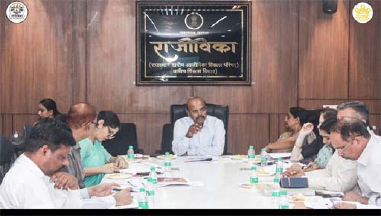 ‘लखपति दीदी’ पहल पर हुआ मंथन, विभागीय योजनाओं के अभिसरण से बढ़ेंगे ग्रामीण महिलाओं की आय के अवसर