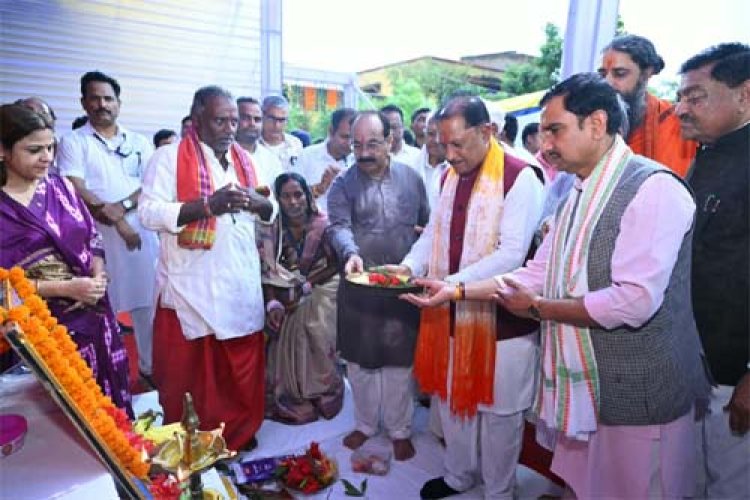 मुख्यमंत्री साय ने 21 विकास कार्यों का किया लोकार्पण एवं शिलान्यास: मदकू में 68.96 करोड़ रुपये के विकास कार्यों की सौगात, ट्रॉमा सेंटर और इको टूरिज्म सेंटर सहित कई बड़ी घोषणाएं