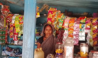 सेवा की कहानी : खेतिहर श्रमिक परिवार की रमावती हैं अपनी दुकान की संचालक