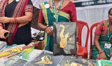 सेवा संकल्प अभियान: सेवा की कहानी : बिहान योजना से धनेश्वरी धीवर के हुनर को मिली नई पहचान, पैरा आर्ट बना आत्मनिर्भरता का आधार