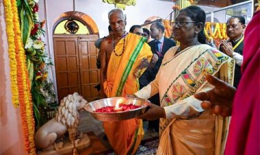 राष्ट्रपति द्रौपदी मुर्मु ने माँ दंतेश्वरी की पूजा-अर्चना कर देशवासियों की सुख-समृद्धि और खुशहाली की कामना की