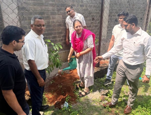 गांधी जयंती पर हरित भविष्य का संकल्पः चित्रोत्पला फिल्म सिटी में वृहद पौधारोपण अभियान