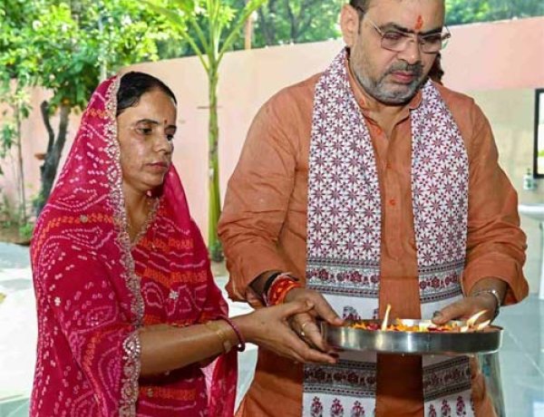 मुख्यमंत्री भजनलाल शर्मा ने मां राज राजेश्वरी मंदिर में की पूजा-अर्चना