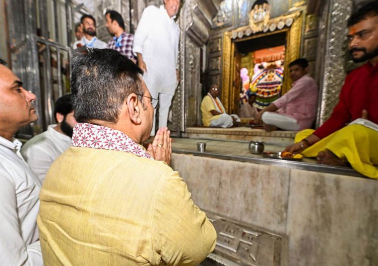 CM भजनलाल ने खाटूश्याम मन्दिर में किए दर्शन, प्रदेश के विकास और आमजन की खुशहाली के लिए की कामना