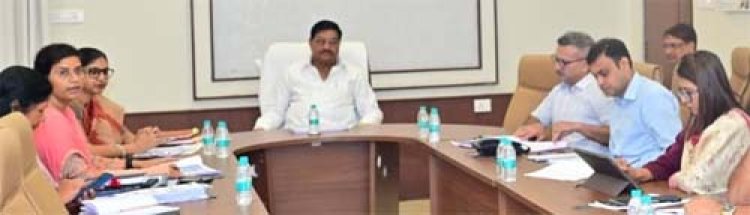 किसानों की सुविधा सर्वाेपरि, आगामी धान खरीदी के लिए समय रहते पूरी करें सभी तैयारियां: खाद्य मंत्री दयाल दास बघेल