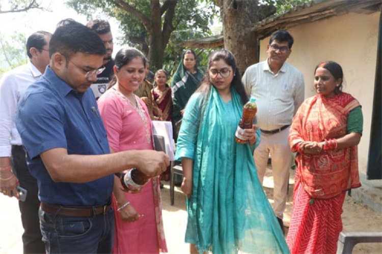 स्वरोजगार से आत्मनिर्भरता की राह पर ग्रामीण महिलाएं