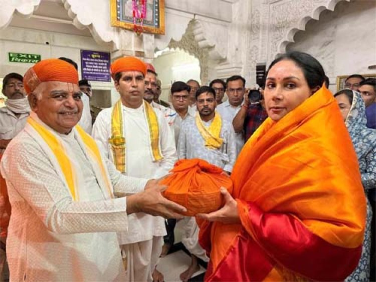 उपमुख्यमंत्री दिया कुमारी ने किए प्रभु श्रीनाथजी के दर्शन, प्रदेश की सुख-समृद्धि एवं खुशहाली की कामना