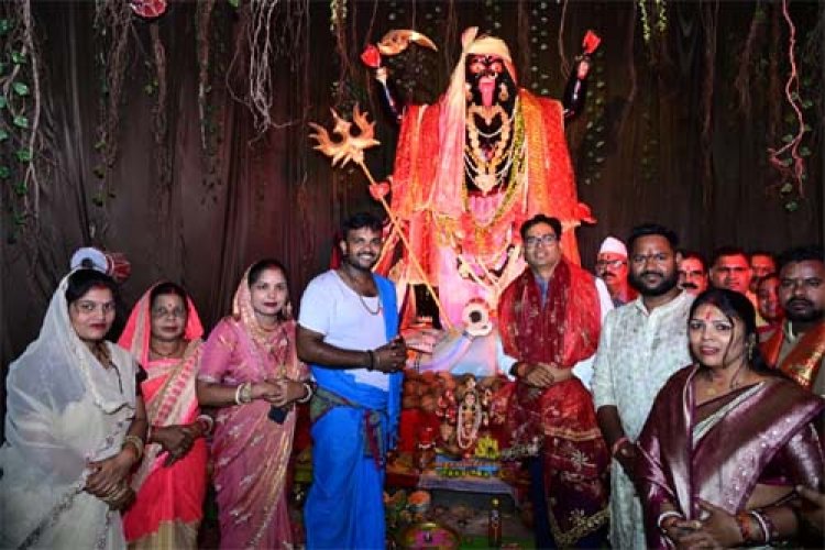 महानवमी पर वित्त मंत्री ओ.पी. चौधरी ने रायगढ़ के विभिन्न दुर्गा पूजा पंडालों में की माँ दुर्गा की पूजा-अर्चना