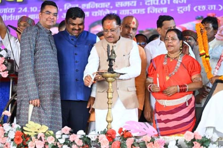 अंतर्राष्ट्रीय कलाकार दिवस पर बानबरद में आयोजित पंडवानी महासम्मेलन में शामिल हुए मुख्यमंत्री विष्णुदेव साय