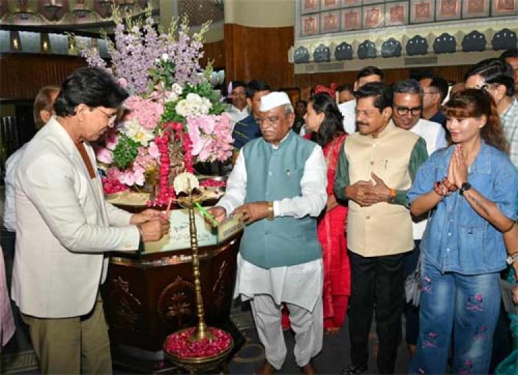 राज्यपाल बागडे ने राजस्थानी फिल्म "माँ" के प्रदर्शन का शुभारंभ किया